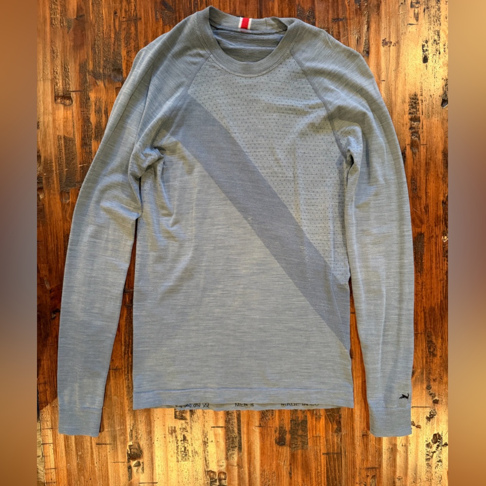 Tracksmith Men's Brighton base layer Long-Sleeve - Light blue